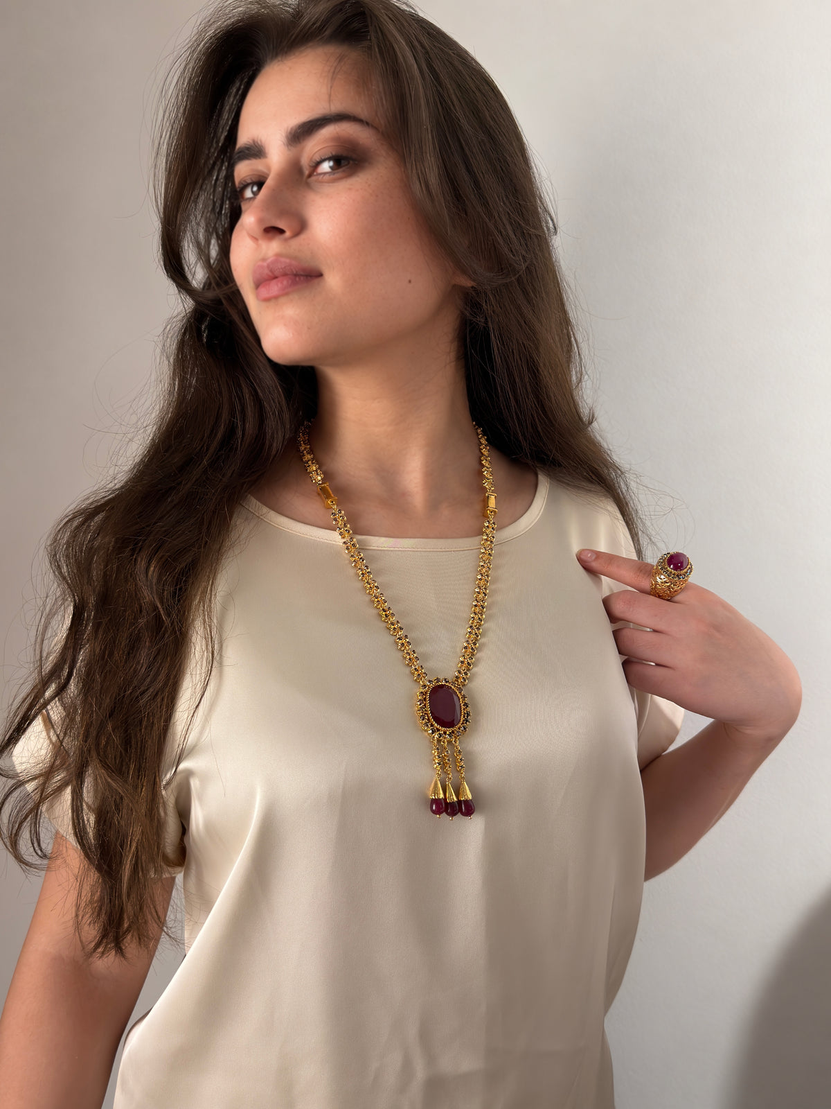 Handcrafted Moroccan sautoir necklace with red cabochon and matching statement ring